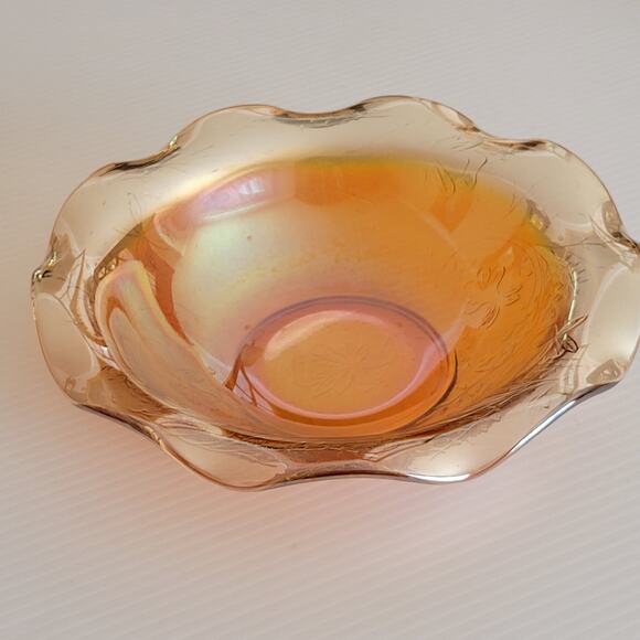 Vintage Amber Carnival glass Iridescent bowl fruit serving dish - Picture 1 of 16